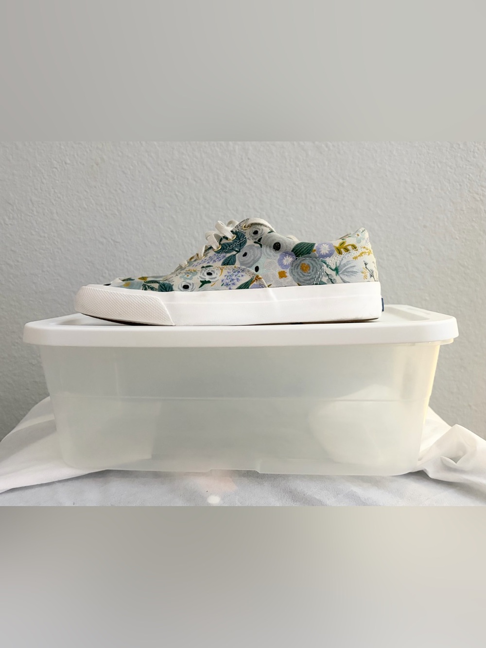 EUC Keds x Rifle Paper Co. Anchor Sneakers in Garden Party Grey - Picture 4 of 10